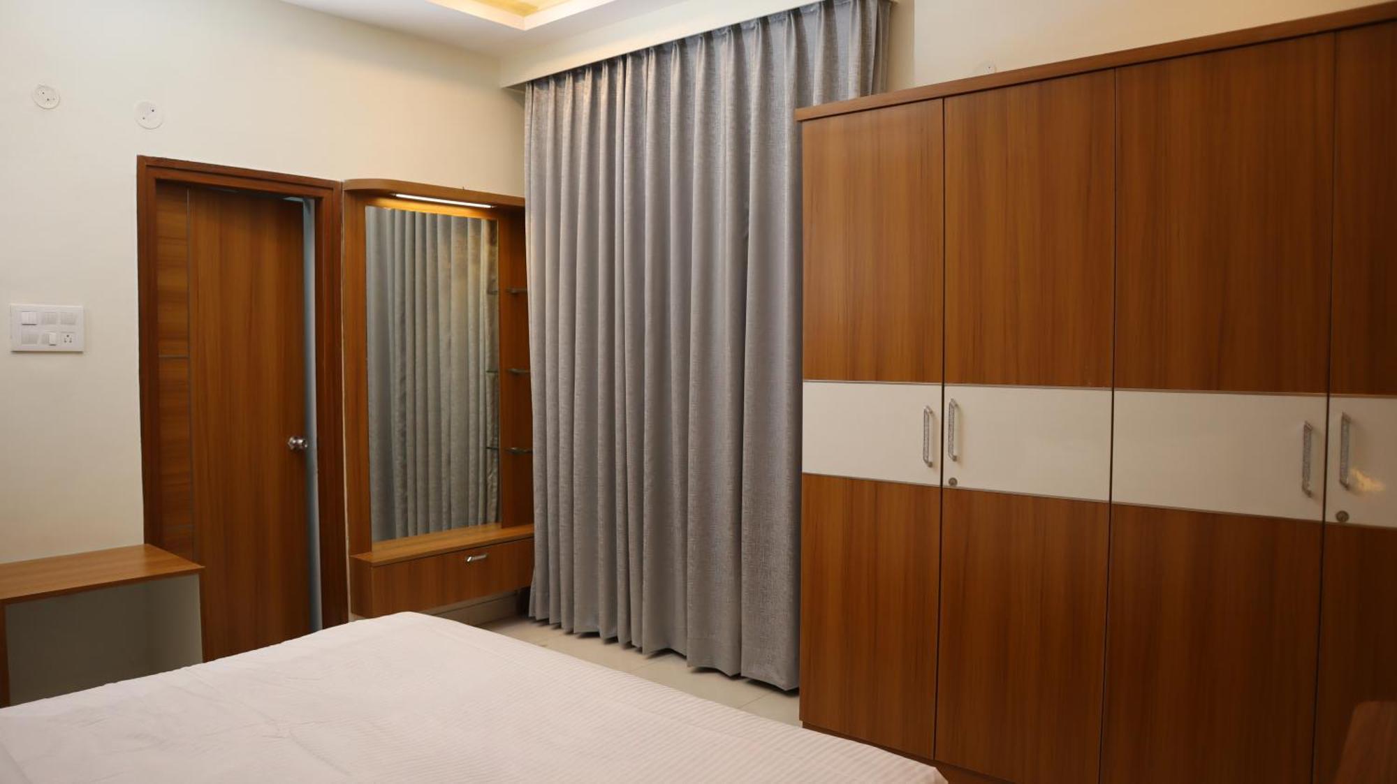 Dcasa Apartment Hotel Hyderabad Exterior photo